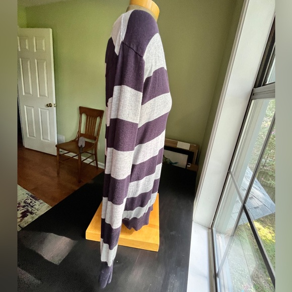Vintage Gap Boyfriend Sweater with thick navy & light gray stripes-Adult Small - Picture 7 of 16
